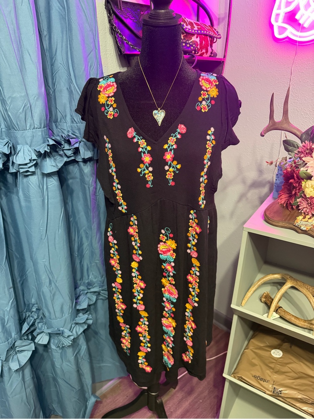 Savanna Jane Black Embroidered Floral V-Neck Boho Mini Dress Large